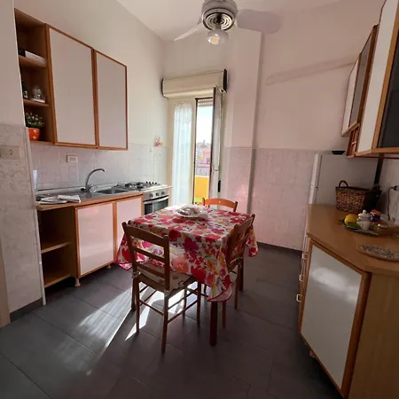 Sunny House, Piazza Repubblica Apartamento *